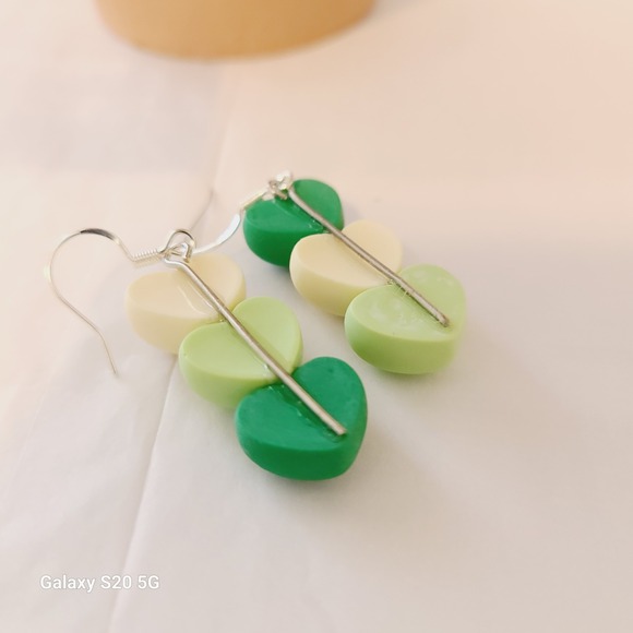 Handmade Green Heart Dangle Earrings Fun Whimsical Jewelry for Women NEW - Picture 3 of 4
